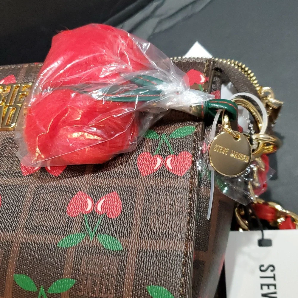 Steve Madden brown plaid checkered cherry print bryder crossbody bag and charm - Picture 4 of 13